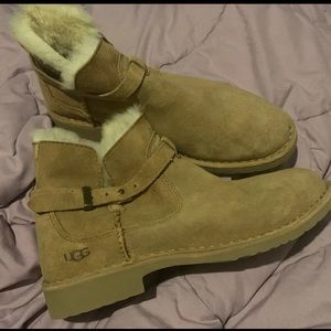 UGG BOOTS SIZE 8 women